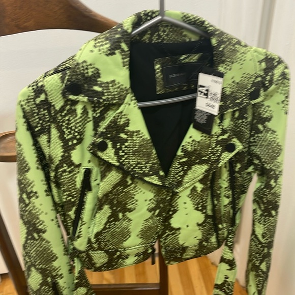 BCBG green snake print leather biker jacket BNWT 648us $ - Picture 1 of 4